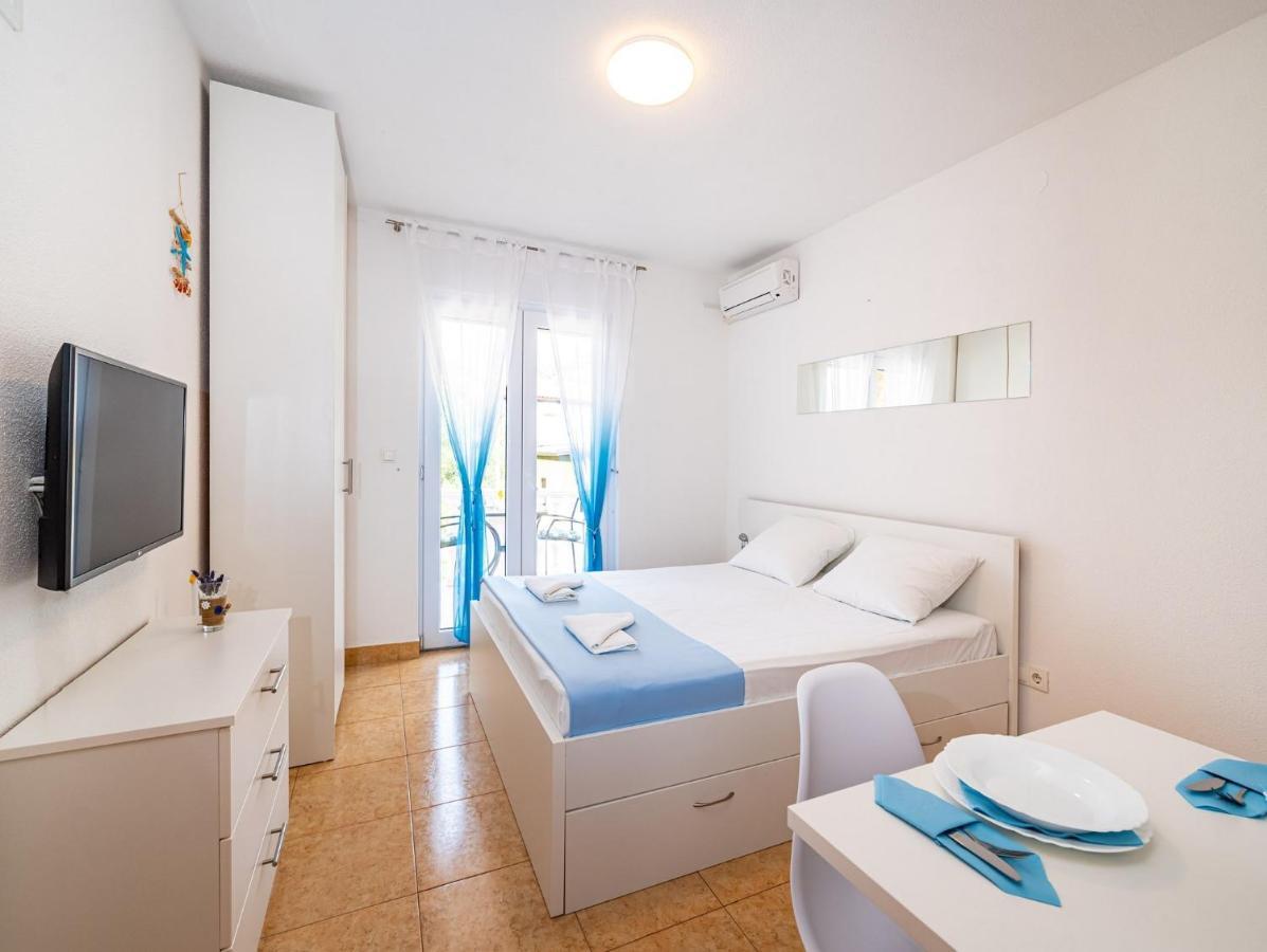 Apartments Prkacin Starigrad Paklenica Bagian luar foto