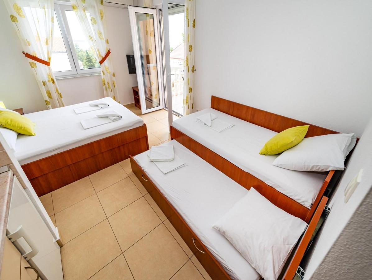 Apartments Prkacin Starigrad Paklenica Bagian luar foto