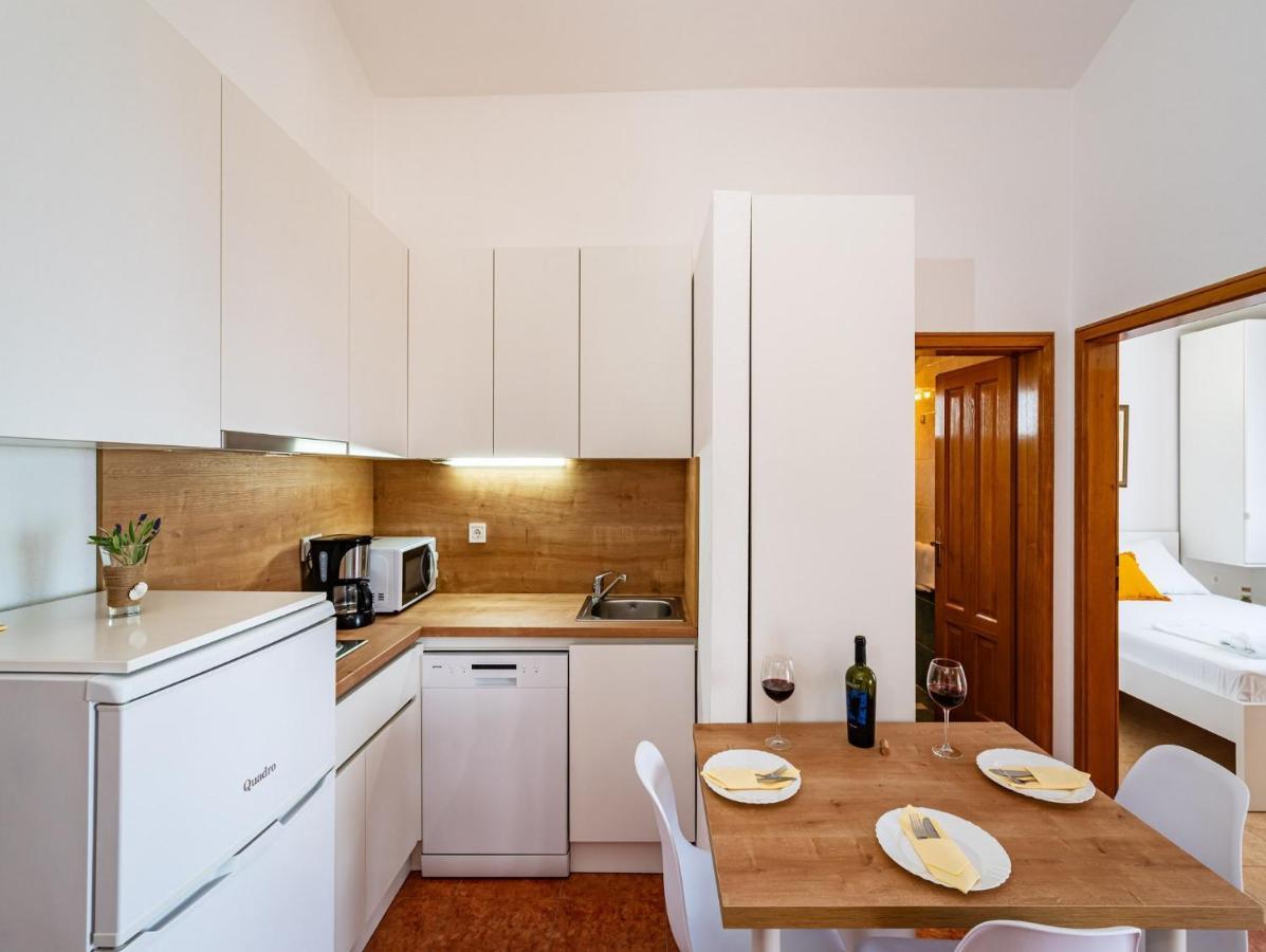Apartments Prkacin Starigrad Paklenica Bagian luar foto