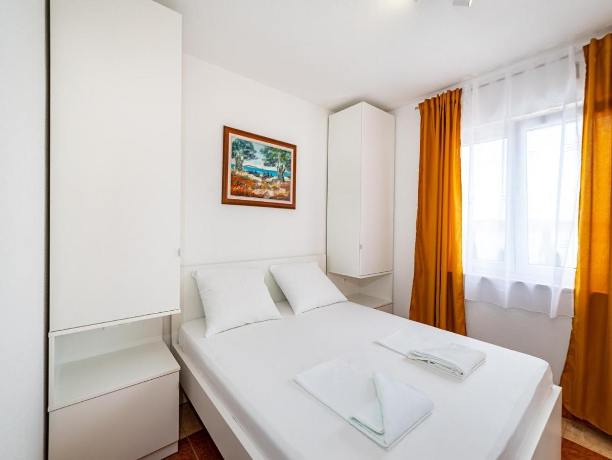 Apartments Prkacin Starigrad Paklenica Bagian luar foto