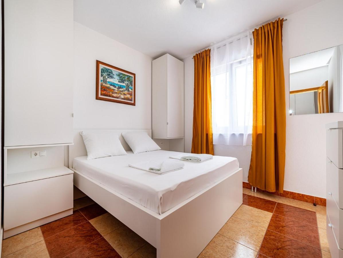 Apartments Prkacin Starigrad Paklenica Bagian luar foto