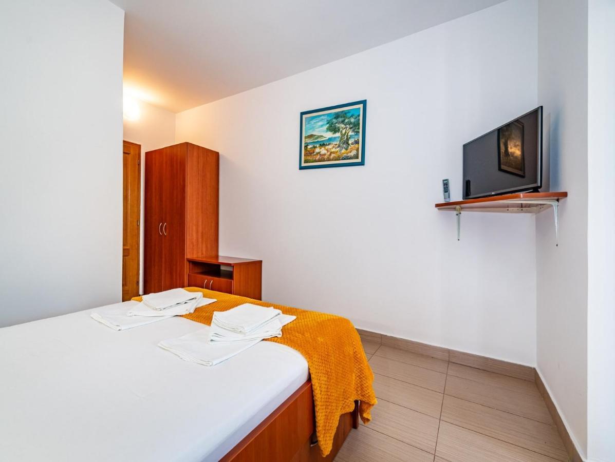 Apartments Prkacin Starigrad Paklenica Bagian luar foto