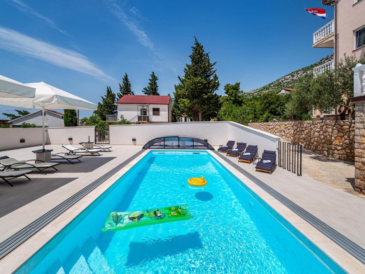 Apartments Prkacin Starigrad Paklenica Ruang foto